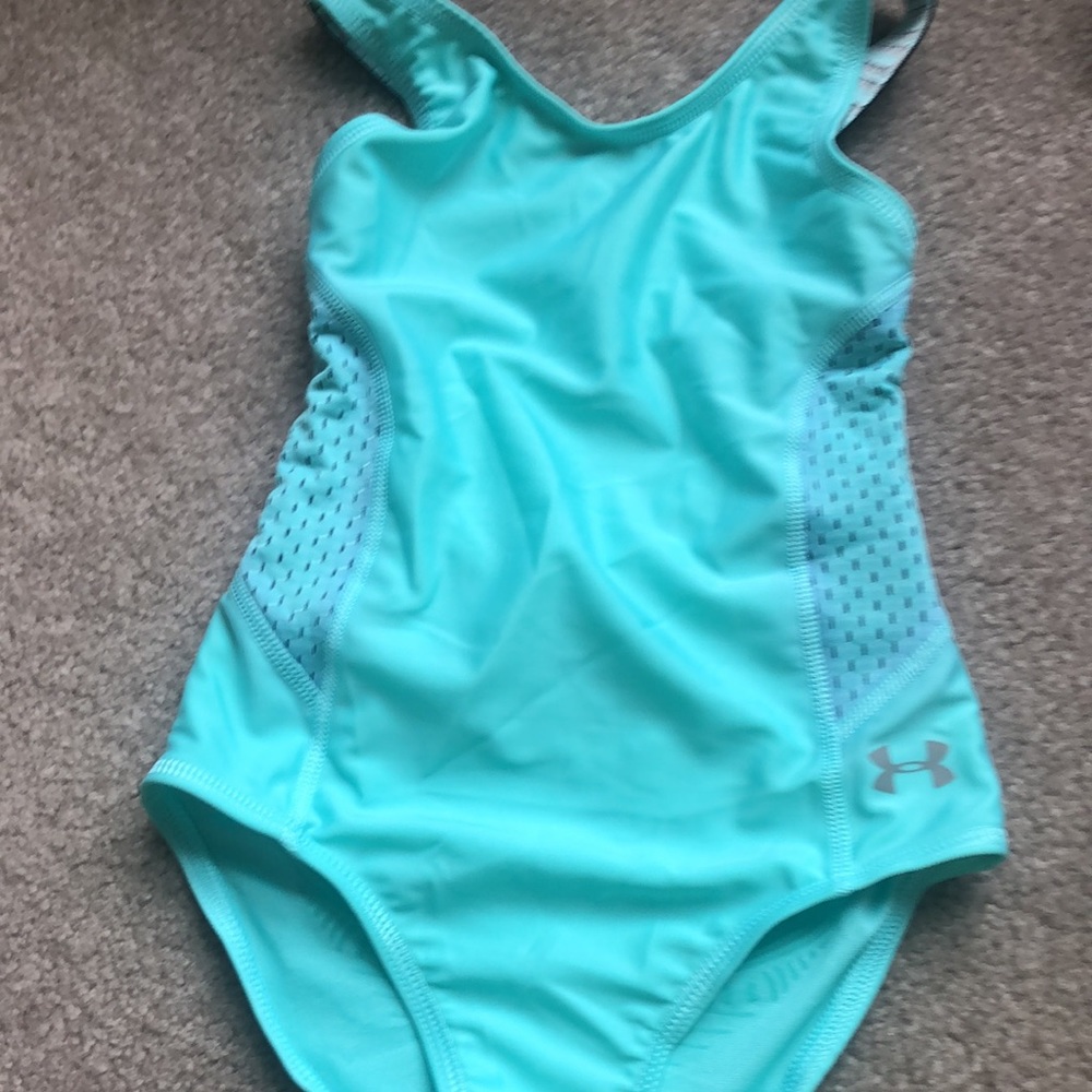 Two bathing suits - Picture 2 of 11